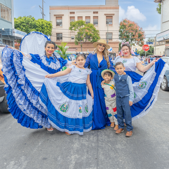 Desfile de Independencia 15 de Septiembre  I Abogados Salvadoreño Los Angeles