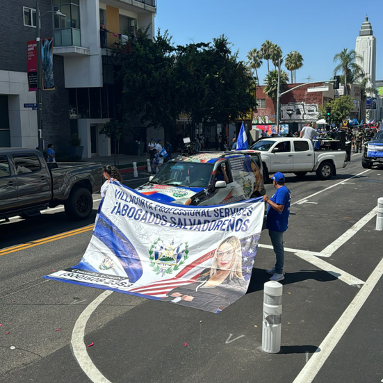 Desfile Centroamericano apoyando a DEFISAL-  I Abogados Salvadoreño Los Angeles