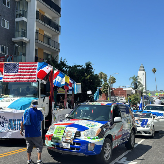 Desfile Centroamericano apoyando a DEFISAL-  I Abogados Salvadoreño Los Angeles