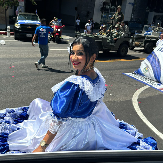 Desfile Centroamericano apoyando a DEFISAL-  I Abogados Salvadoreño Los Angeles