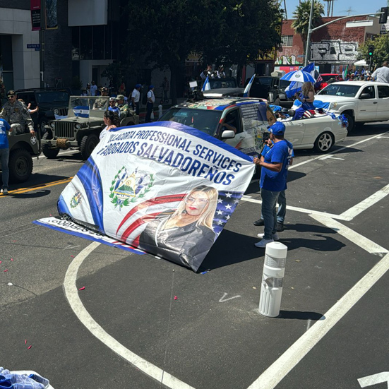 Desfile Centroamericano apoyando a DEFISAL-  I Abogados Salvadoreño Los Angeles